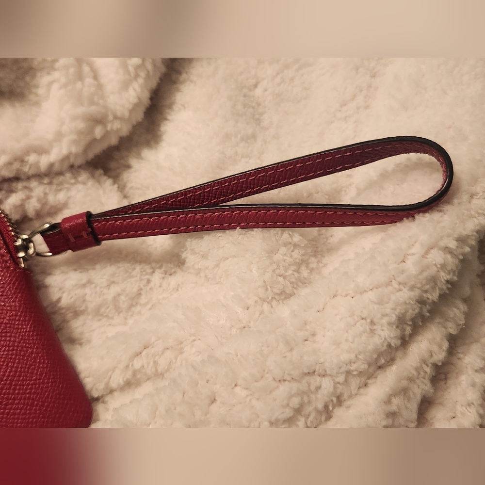 Coach Corner Zip Wristlet EUC - Picture 11 of 11